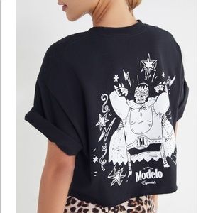 Modelo crop top